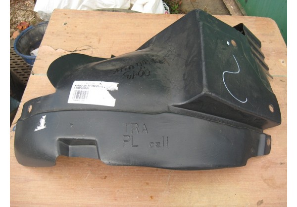 Підкрилок передній лівий (задня частина) Renault Trafic II, 8200291638